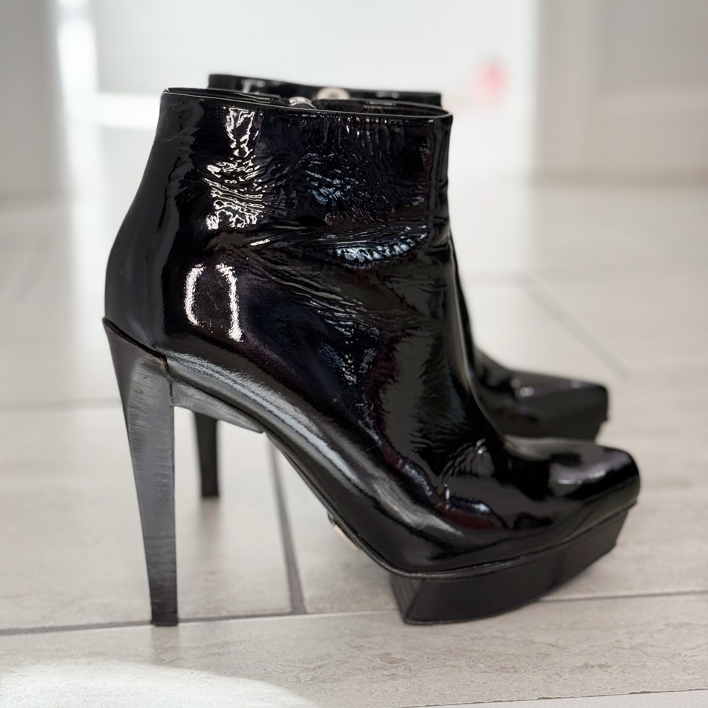 Michael Kors Collection - Patent Leather Platform Ankle Bootie - size 38 - EUC - Picture 14 of 15